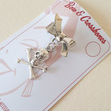 Skully Brooch - Bonny Anne & Calico Mary Style - More Colours! - Bow & Crossbones LTD