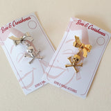 Skully Brooch - Bonny Anne & Calico Mary Style - More Colours! - Bow & Crossbones LTD