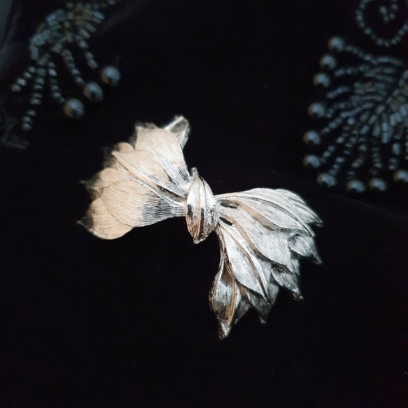 True Vintage Sculpted Leaf Bow Brooch - Silver - Bow & Crossbones LTD